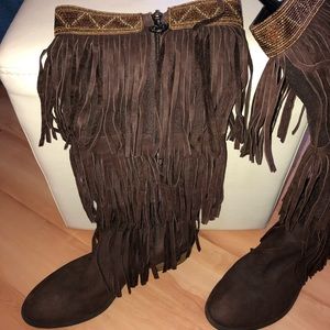 Donald Pliner brown suede fringe boots.